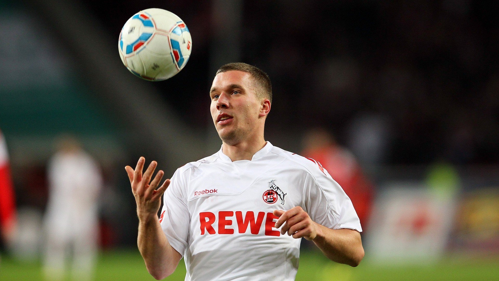 开云娱乐-体育精神：篮球场上感人瞬间集锦，篮球场上经典语录